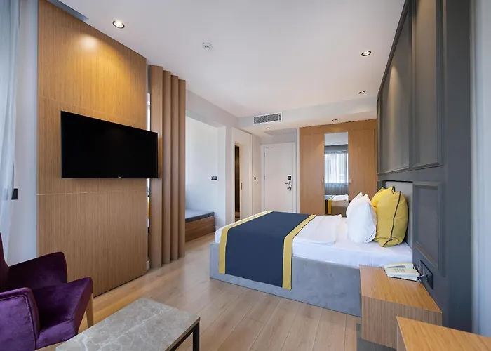 Deluxe King Room